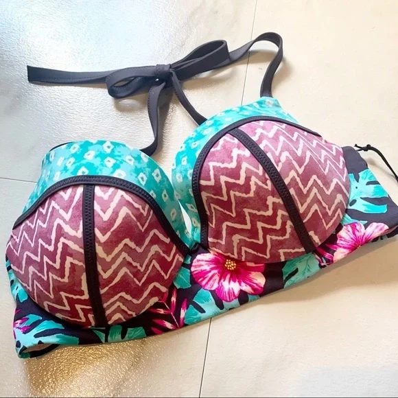 ❤️Shade & shore purple floral halter bikini top 34c - Picture 3 of 6
